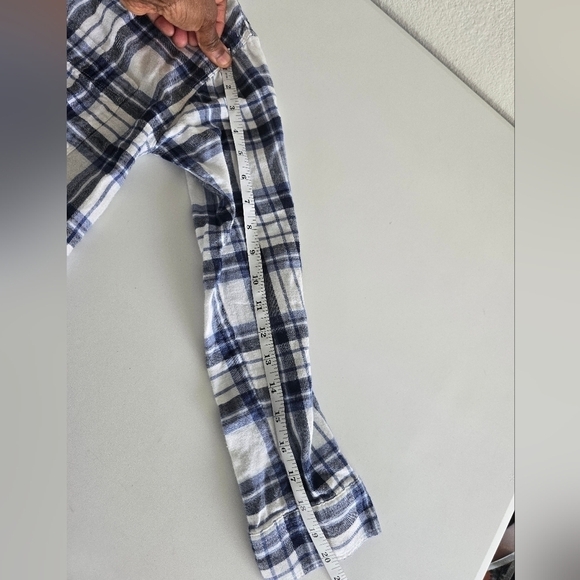 Old navy women's long sleeves shirt, medium size good condition plaid - Picture 8 of 10